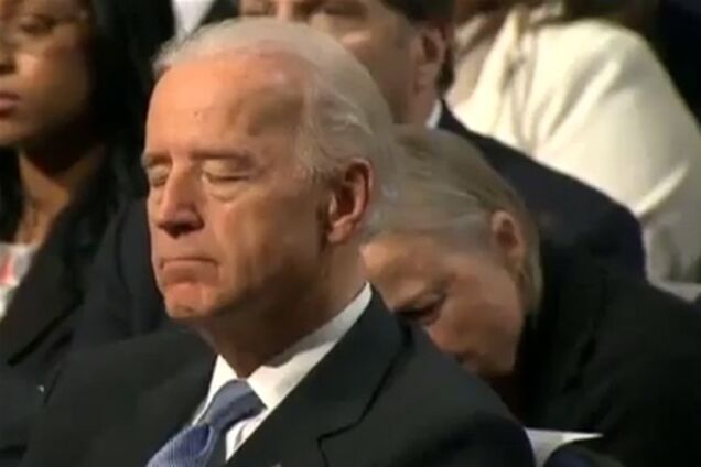 Вице-президент США уснул во время важнейшей речи Обамы