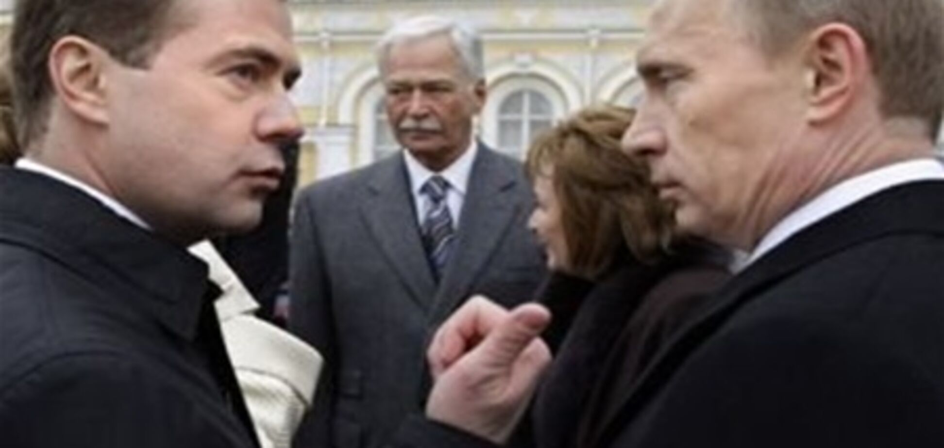 Партия «Единая Россия» на предстоящих выборах сделала выбор между Путиным и Медведевым