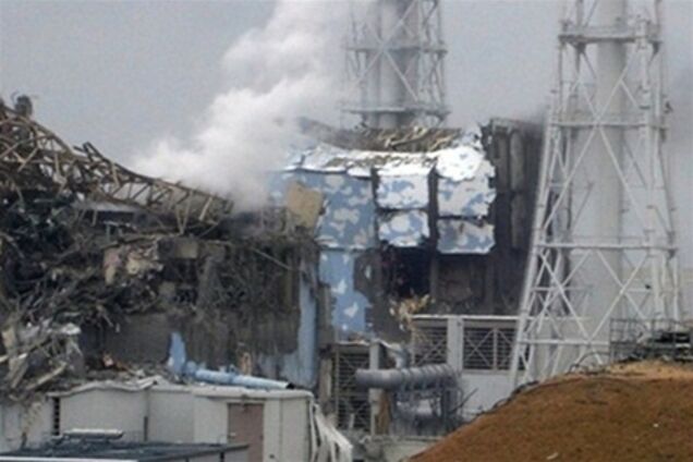 На 'Фукусиме' начался сброс мешков с впитывающими радиацию веществами