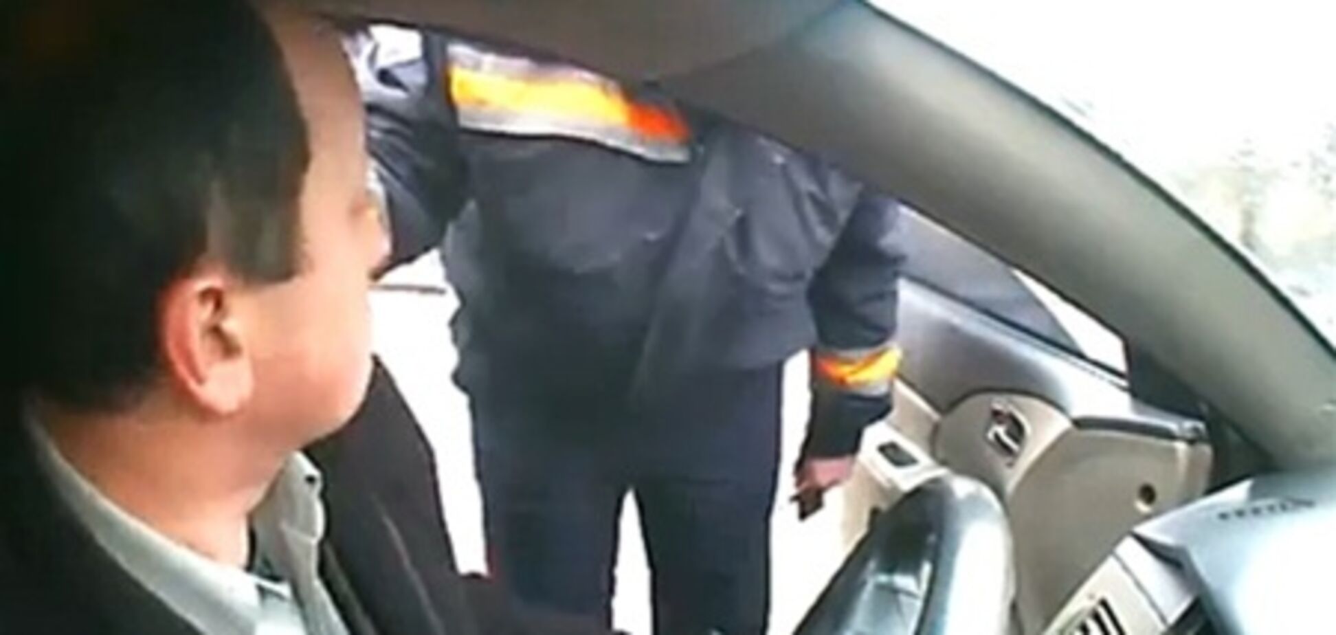 ГАИшник Петренко давно без катушек, бьет жену и ездит пьяный - жители Харцызска