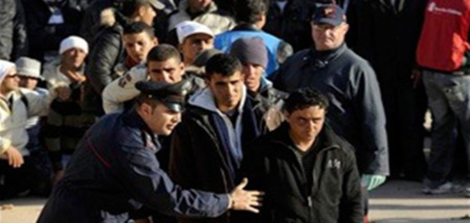 Франция демонстративно закрыла двери перед тунисскими беженцами