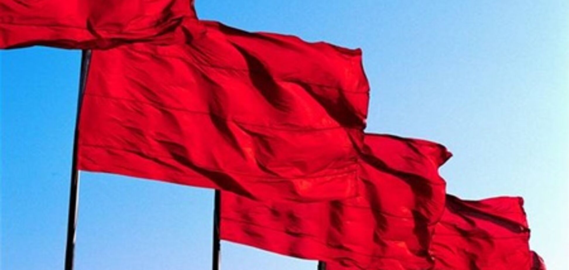 В Почаеве запретили красные флаги