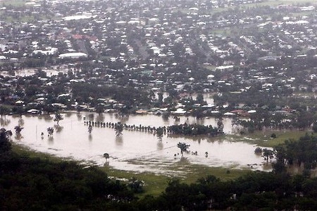 Наводнение в австралийском штате Квинсленд: сотни домов уже под водой