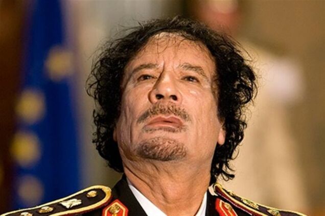 Банки не могут заморозить счета Каддафи из-за разных вариантов написания его имени
