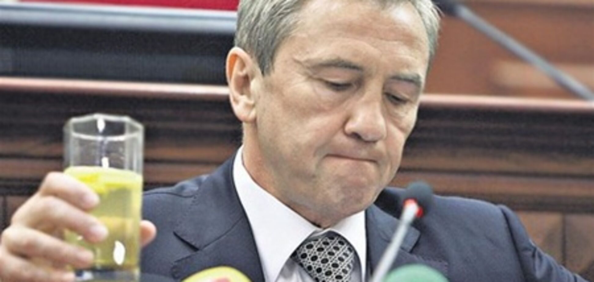 Депутати блоку Черновецького вже шукають собі вільні місця в Партії Регіонів