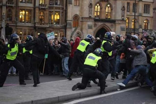Масові заворушення торкнулися Англію