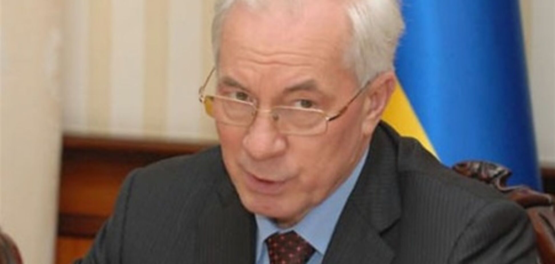 Азаров попросил министров раз в году раскланяться с ветеранами