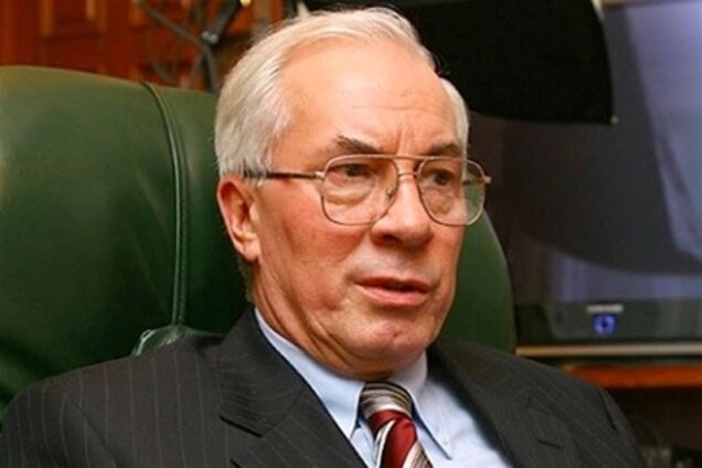 Азаров: уряд ніколи не буде скорочувати пільги чорнобильцям