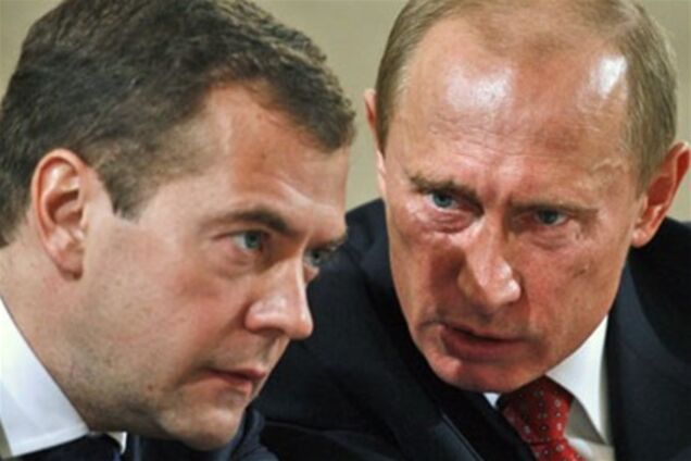 Медведев пригрозил отправить Путина на тушение пожаров под Москвой