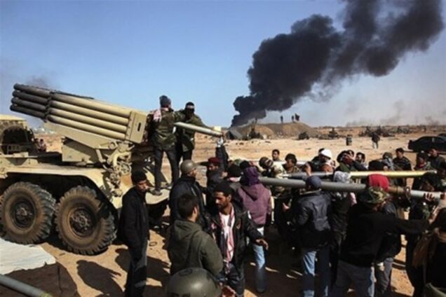 Армия Каддафи обстреляла город Зинтан ракетами 'Град'