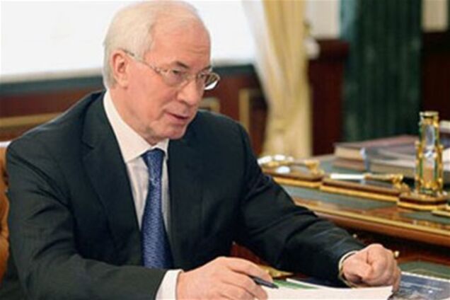 Азаров запевняє, що друга хвиля світової кризи почалася