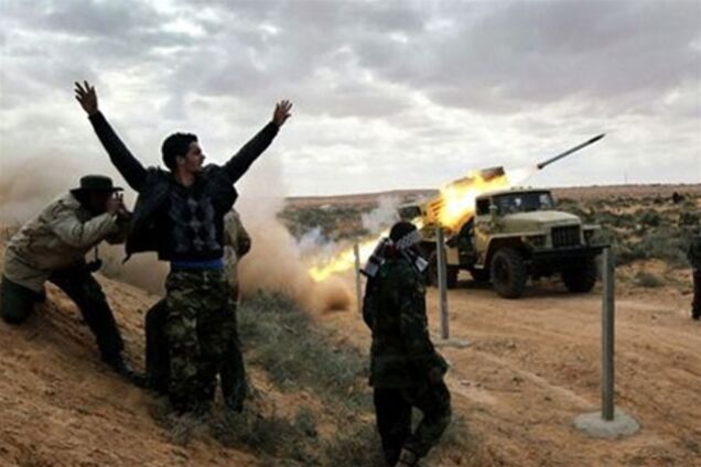 Повстанцы отбили у войск Каддафи контрольно-пропускной пункт на границе с Тунисом