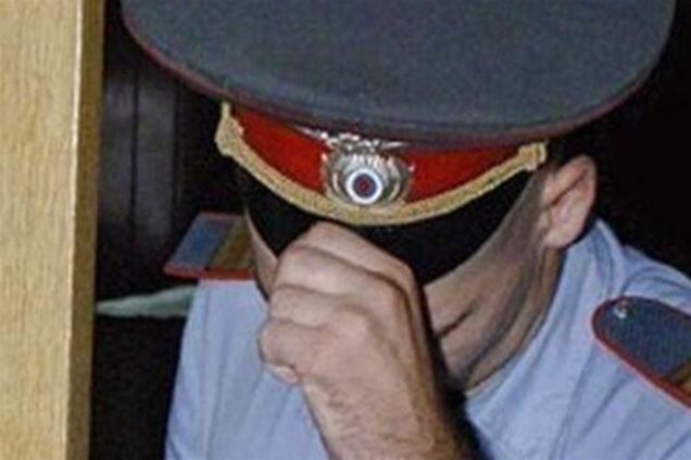 Грабіжник був одягнений у міліцейську форму