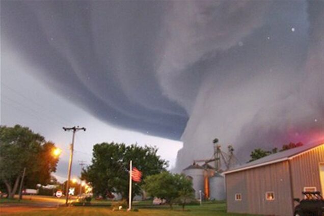 Синоптики США - такими руйнівними торнадо бувають рідко