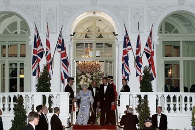 Монархи готовятся к свадьбе Уилла и Кейт