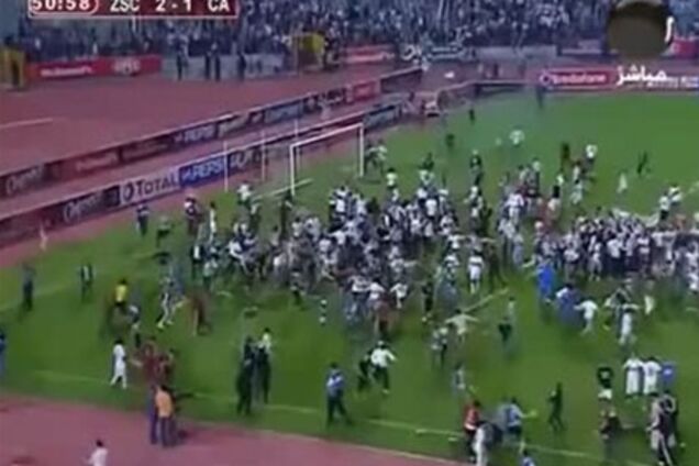 Фанаты устроили самосуд над арбитром. Видео