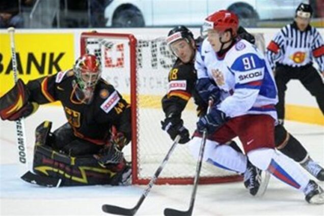 Сборная России проиграла Германии в стартовом матче ЧМ-2011 по хоккею