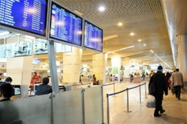 Хаос в аэропорту 'Домодедово': тысячи людей не могли пройти паспортный контроль