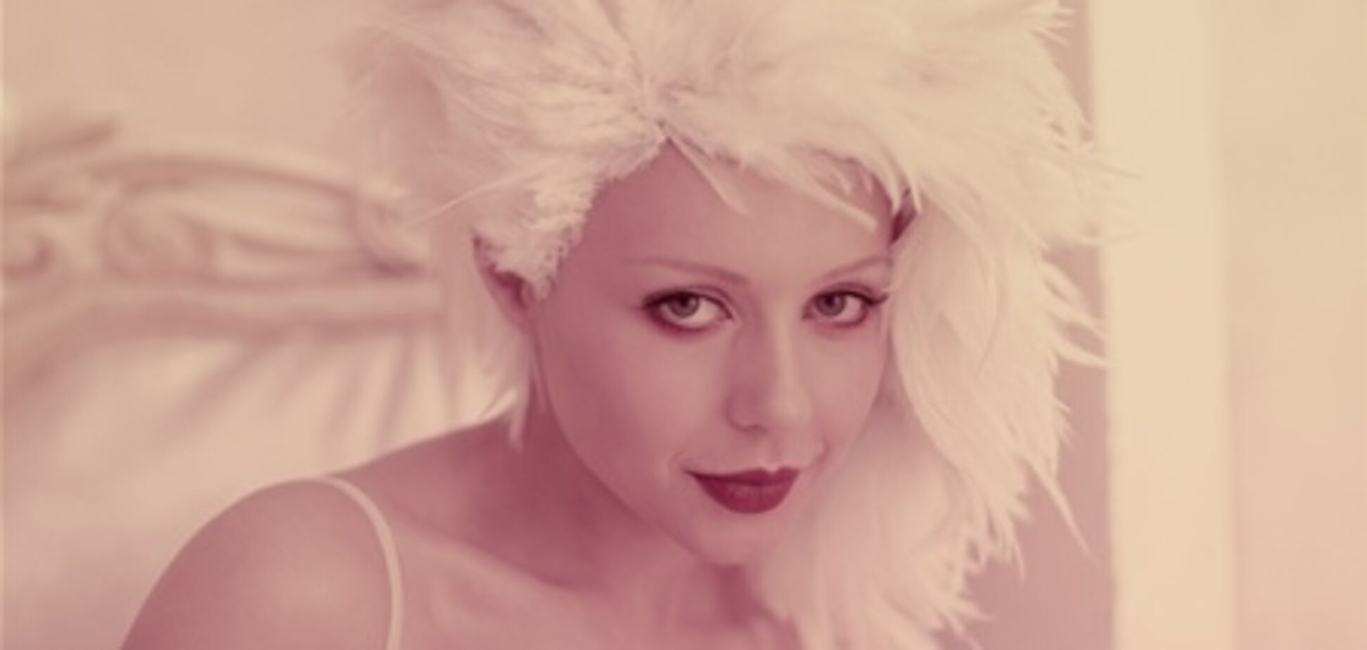 Тина Кароль стала розовой!