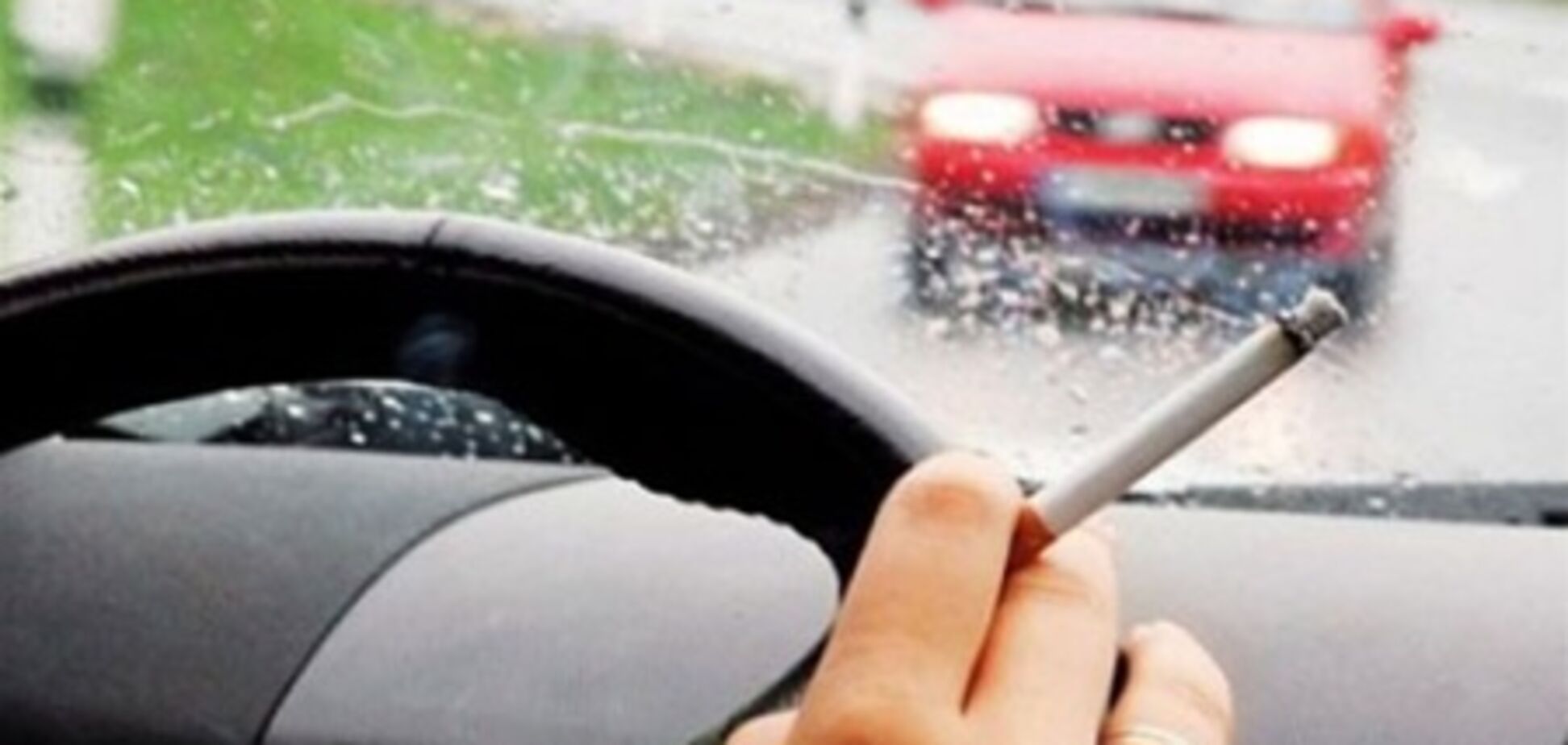 Водіям хочуть заборонити курити за кермом