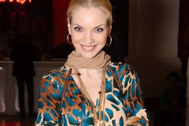 Экс-супруга Власенко продвигает Facebook