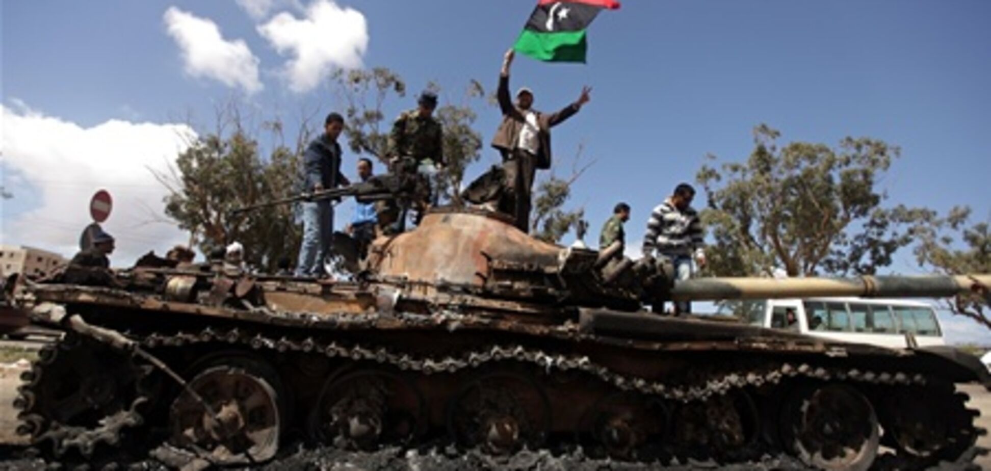 Ливийская оппозиция пожалуется в ООН на бездействие НАТО