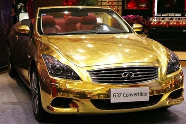 Infiniti G37, из чистого золота, увезли на штраф-площадку