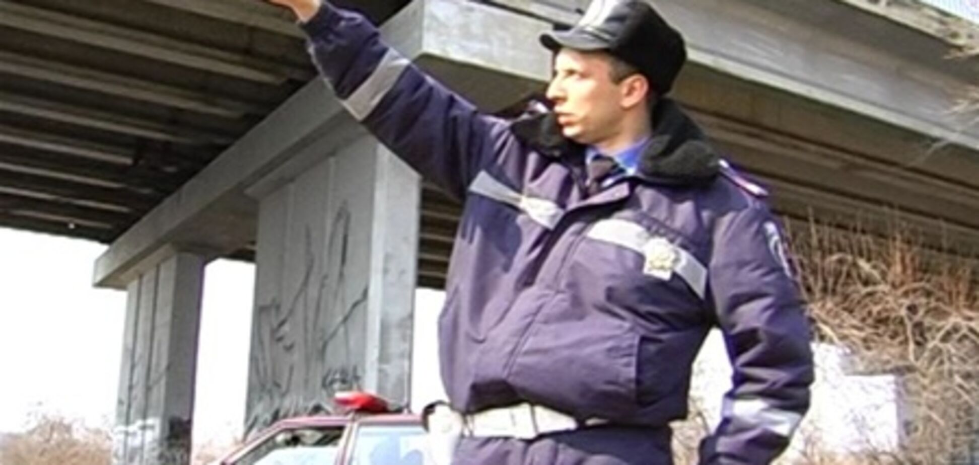 Сотрудники ГАИ спасли женщину-самоубийцу