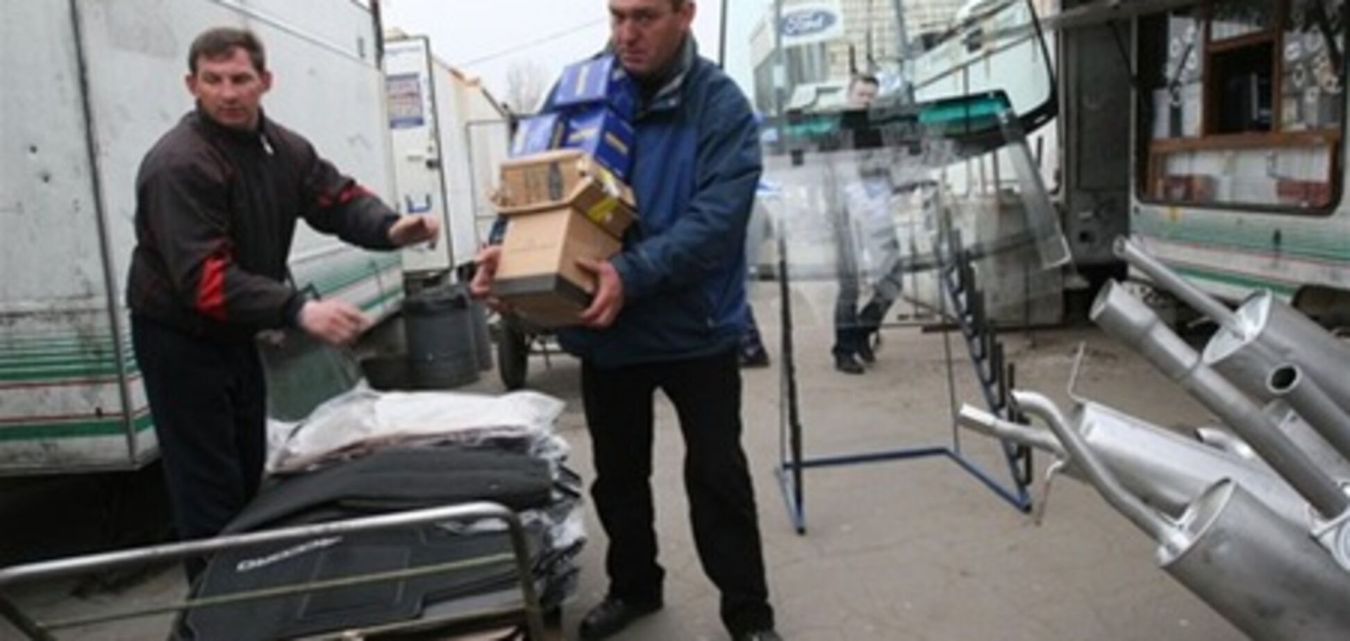 Продавцы бегут с авторынка на Перова