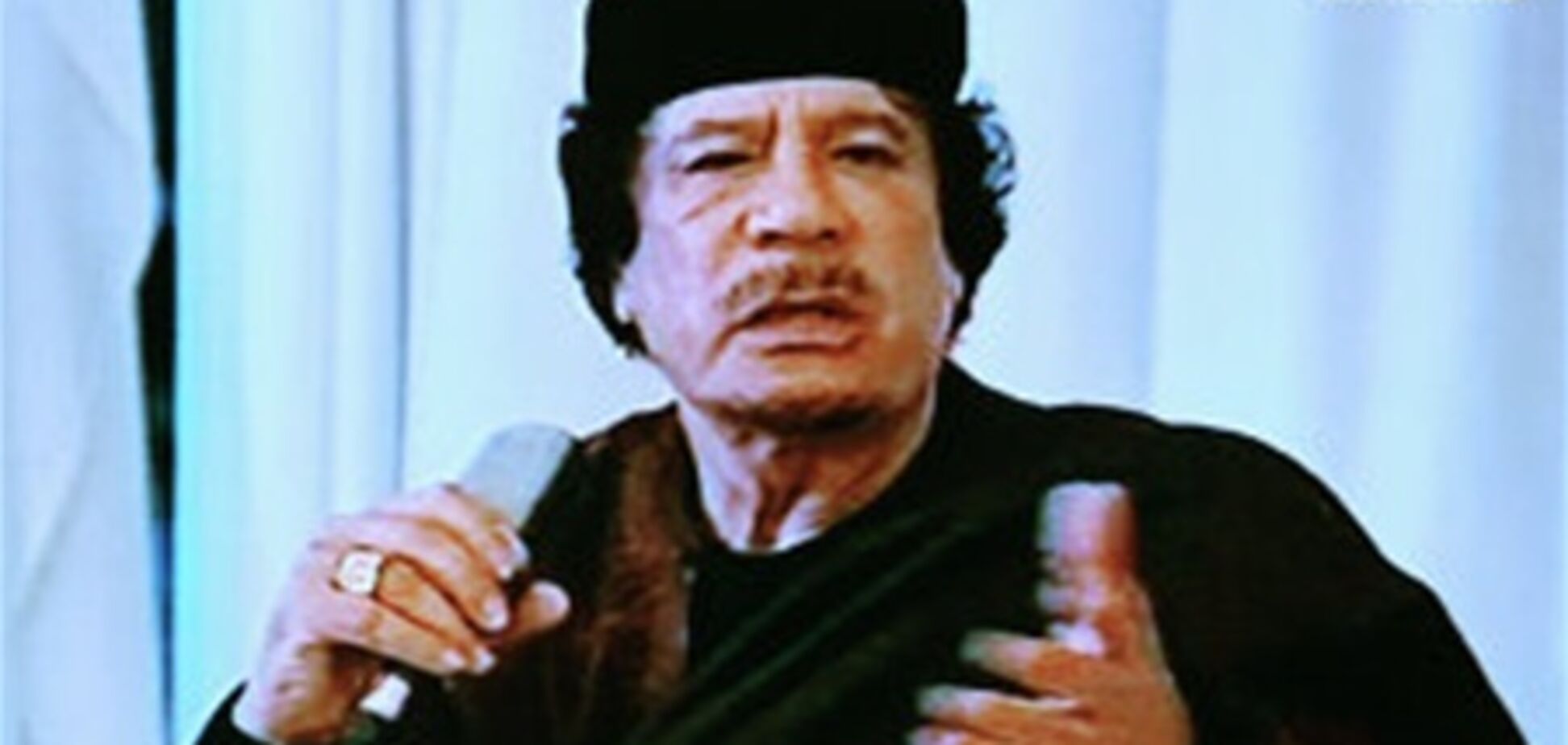 Каддафи написал Обаме письмо, назвав его своим сыном