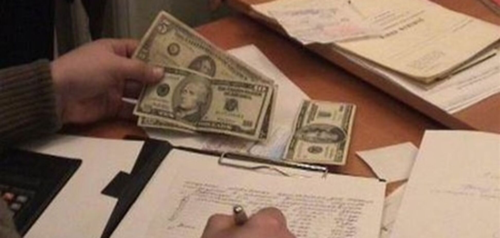 Одеса. Митник зламав обидві ноги, тікаючи від СБУ