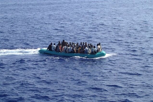 150 мигрантов пропали во время шторма у берегов Италии