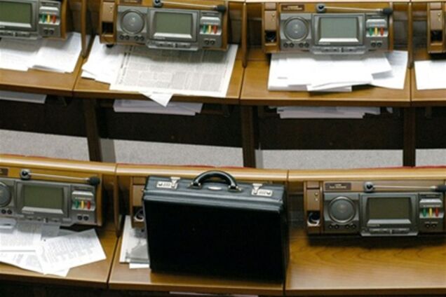 Госслужащих заставят отчитываться о расходах только с 2012 года