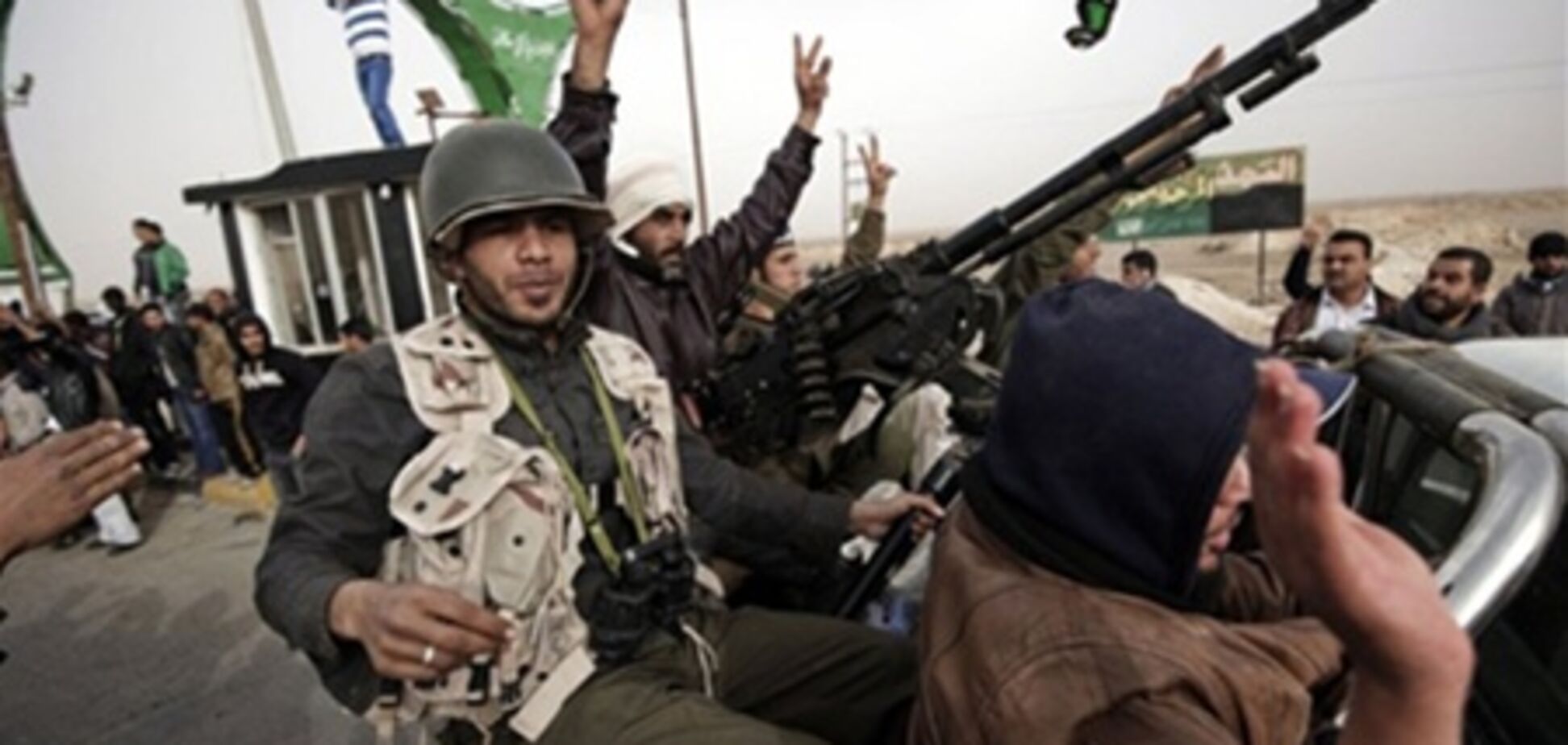Белорусские военные помогают Каддафи громить повстанцев