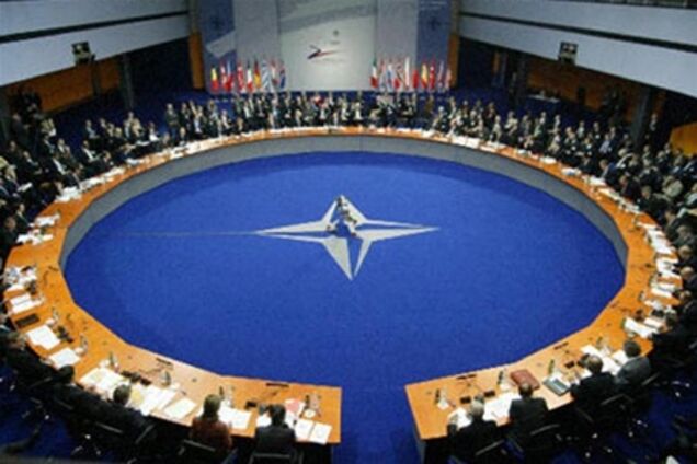 НАТО відповіло лівійським повстанцям на звинувачення в бездіяльності