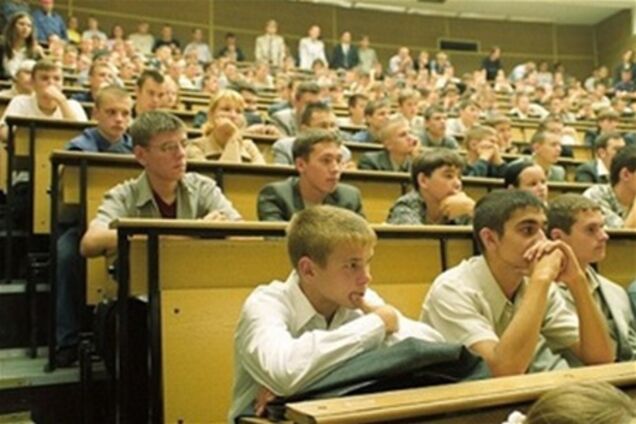 Луганськ. Університет цього року братиме всіх і без грошей