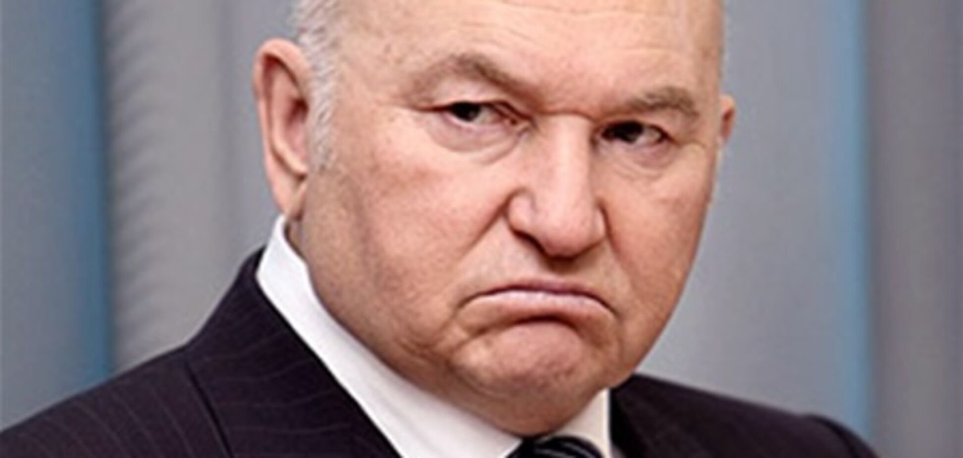 Британия дала визу Лужкову: он уже улетел из России