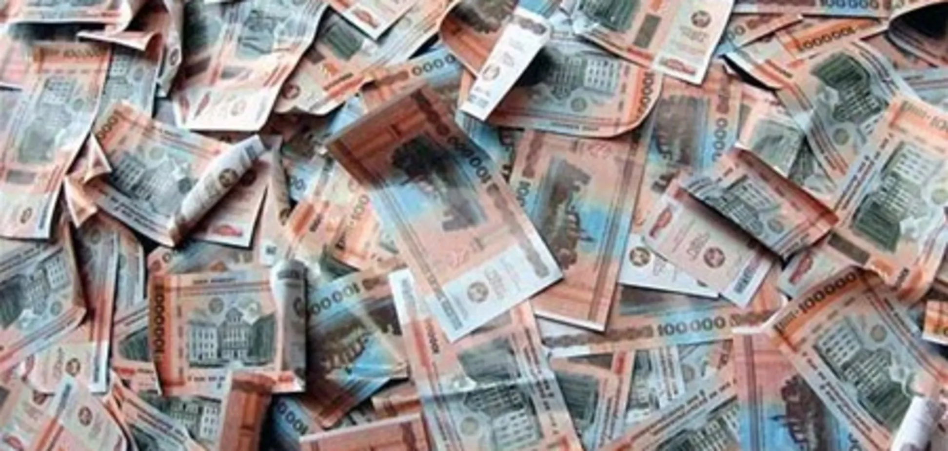 Беларуский рубль упал на 30% за неполный день