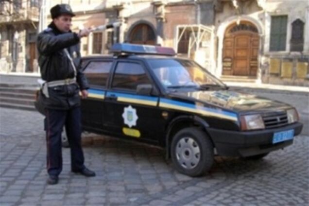 ГАИ будет лишать прав за парковку на европолосах