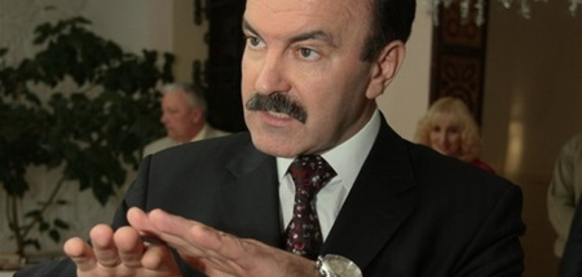 'Свобода' предложила губернатору Львовщины застрелиться