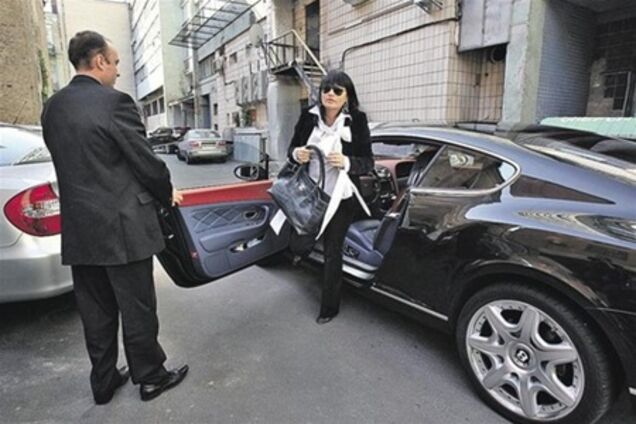 Номера высшего руководства Киева гаишникам хорошо известны - их не останавливают