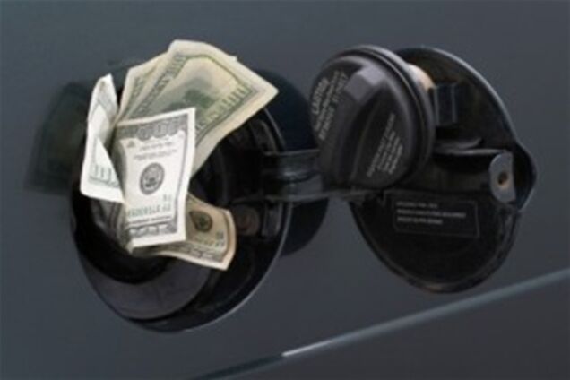 Бензин на Закарпатье покупают почти по 19 гривен
