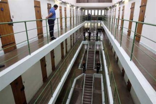 Тюрьмы во Франции переполнены: мест не хватает