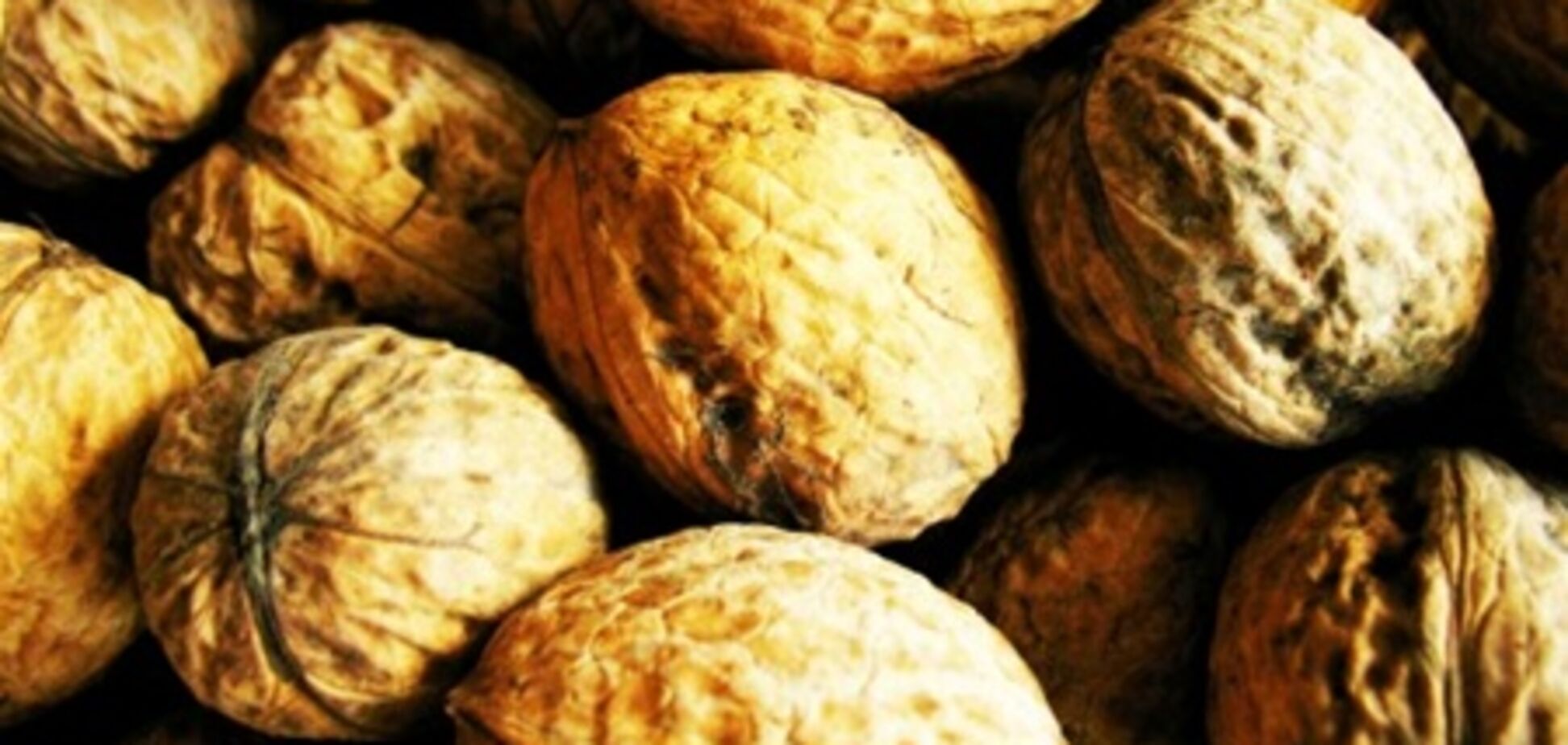 Таможня рассмотрит дело о контрабанде грецких орехов