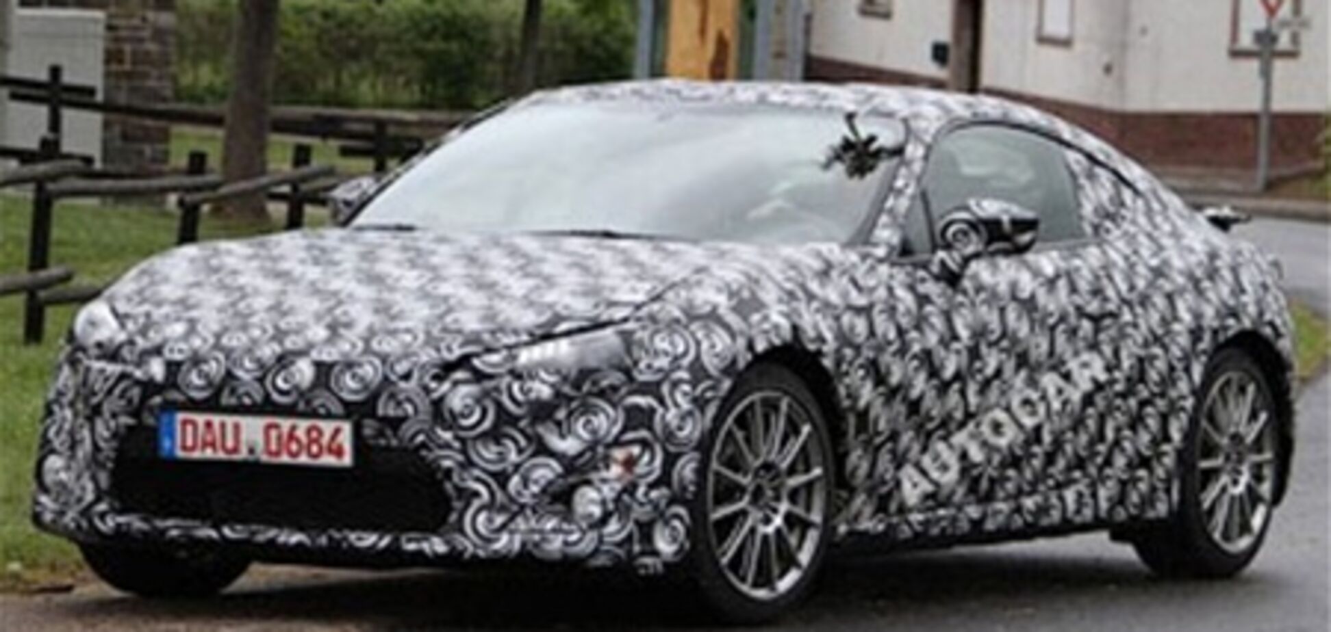 Toyota начала испытания заднеприводного купе на дорогах Европы