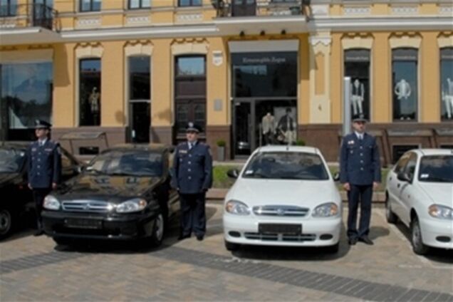 10 подаренных автомобилей МВД Украины передаст детям