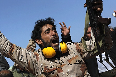 В войсках Каддафи насильники. Видео