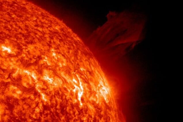 Уникальное видео от NASA: в Солнце врезается огромная комета