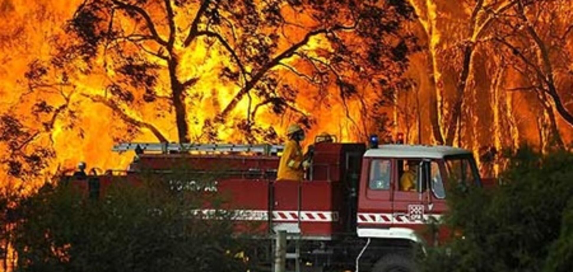 Пожары уничтожают целые города в Канаде