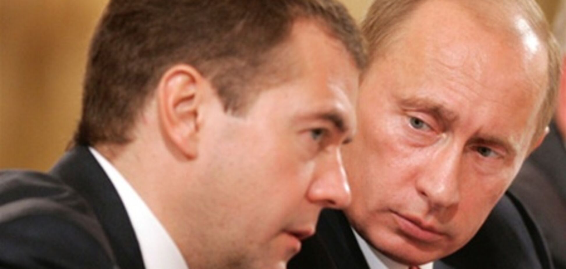 Медведев намекнул, что может уволить не только Путина, но и все правительство